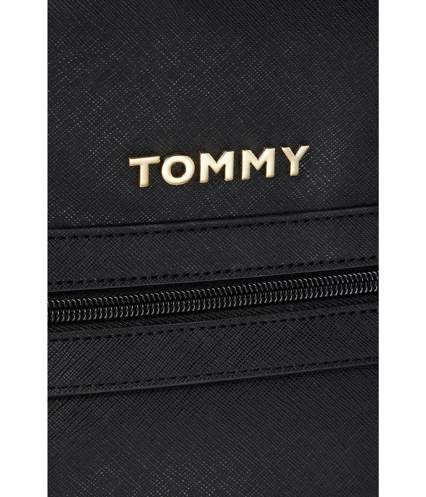 商品Tommy Hilfiger|Kendall II Medium Dome Backpack Saffiano PVC,价格¥380,第4张图片详细描述