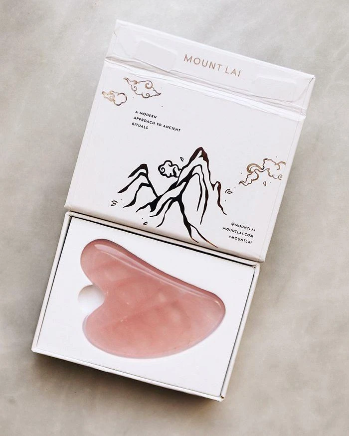 商品Mount Lai|The Rose Quartz Gua Sha Facial Lifting Tool,价格¥224,第4张图片详细描述