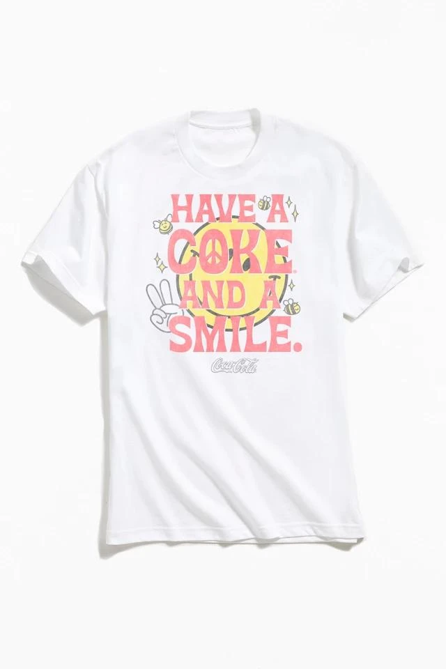 商品Urban Outfitters|Coca-Cola Retro Happy Face Tee,价格¥272,第1张图片
