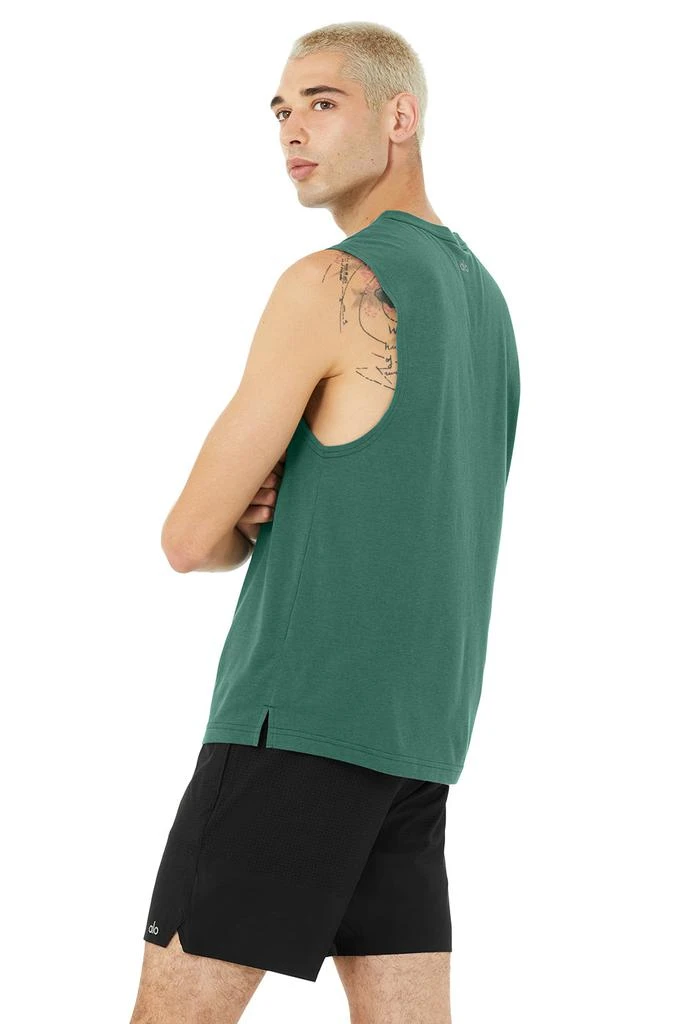 商品Alo|The Triumph Muscle Tank - Dark Ivy,价格¥212,第3张图片详细描述