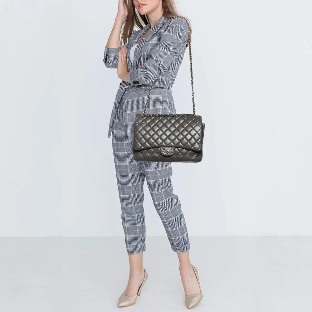 商品[二手商品] Chanel|Chanel Grey Quilted Caviar Leather Maxi Classic Double Flap Bag,价格¥28265,第2张图片详细描述