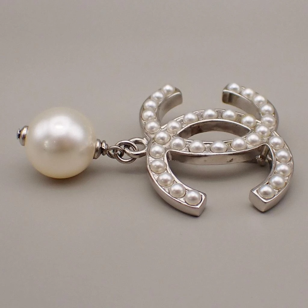 商品[二手商品] Chanel|Cc Drop Brooch Metal And Faux Pearls _Plated Brooch Jewelry (Pre-Owned),价格¥7458,第3张图片详细描述