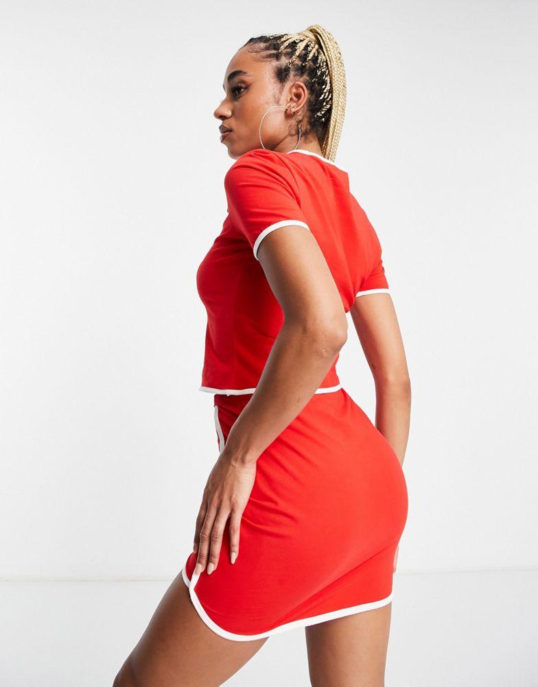 adidas Originals resort mini skirt in red with white binding detail商品第4张图片规格展示