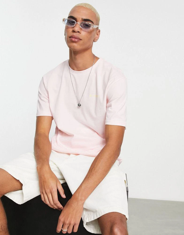 商品Columbia|Columbia Unionville back print t-shirt in pink Exclusive at ASOS,价格¥144,第3张图片详细描述