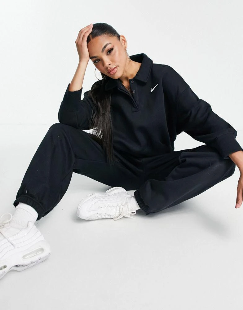 商品NIKE|Nike mini swoosh cropped polo sweatshirt in black and sail,价格¥346,第4张图片详细描述