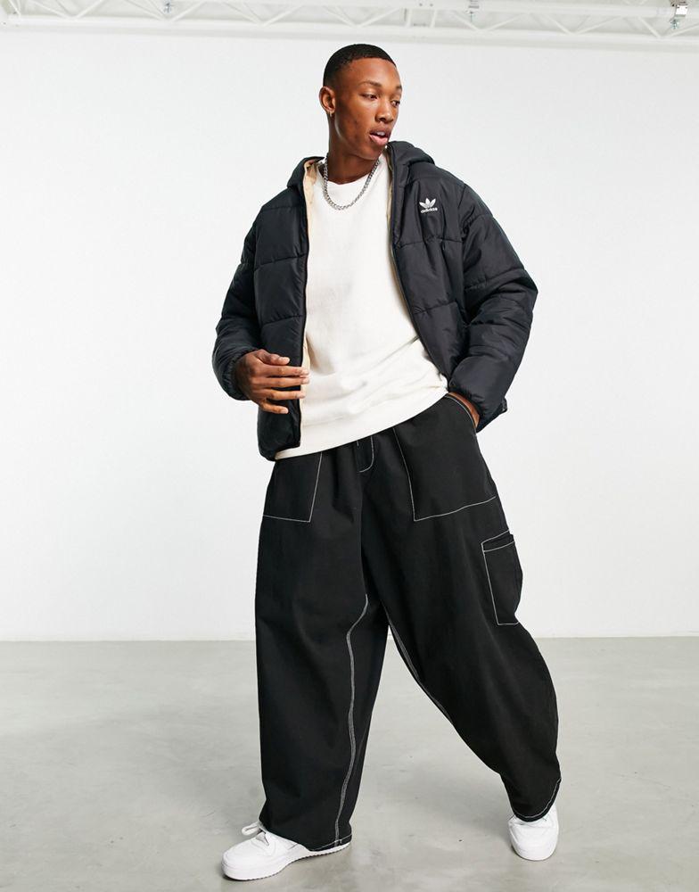 adidas Originals trefoil logo reversible puffer jacket in black and sand商品第3张图片规格展示