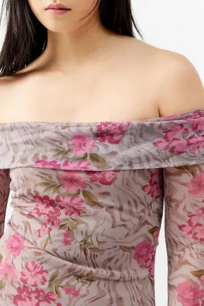 商品Urban Outfitters|UO Isla Long Sleeve Off-The-Shoulder Mini Dress,价格¥303,第3张图片详细描述