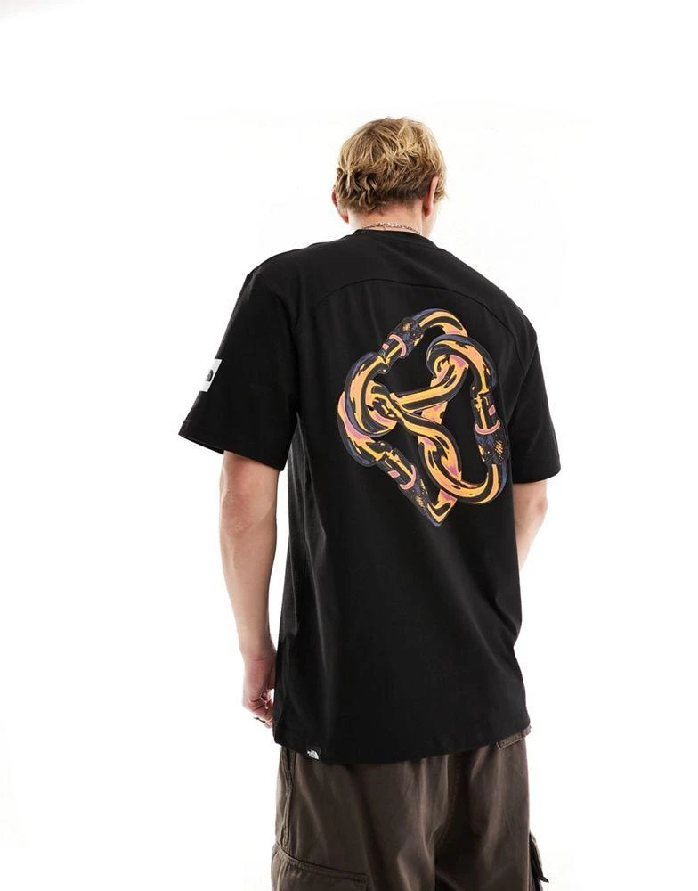 商品The North Face|The North Face NSE Carabiner back graphic heavyweight oversized t-shirt in black,价格¥263,第1张图片