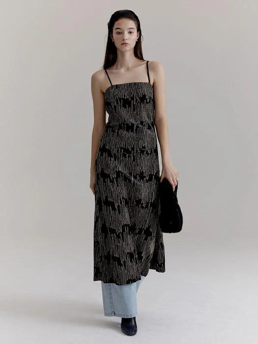 商品ONNE|ZigZag Velvet Slip Dress (Black),价格¥1904,第2张图片详细描述