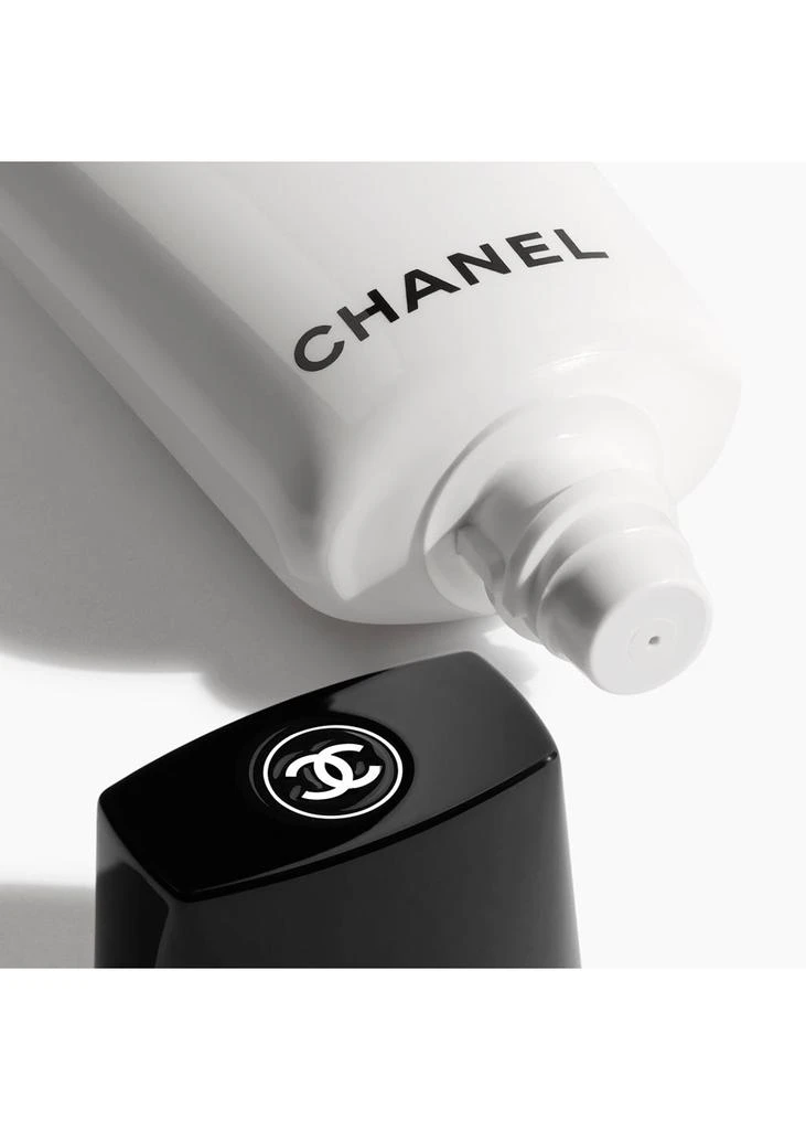 商品Chanel|La Base Illuminatrice ~ Glowing Makeup Primer Moisturising-Plumping,价格¥429,第2张图片详细描述