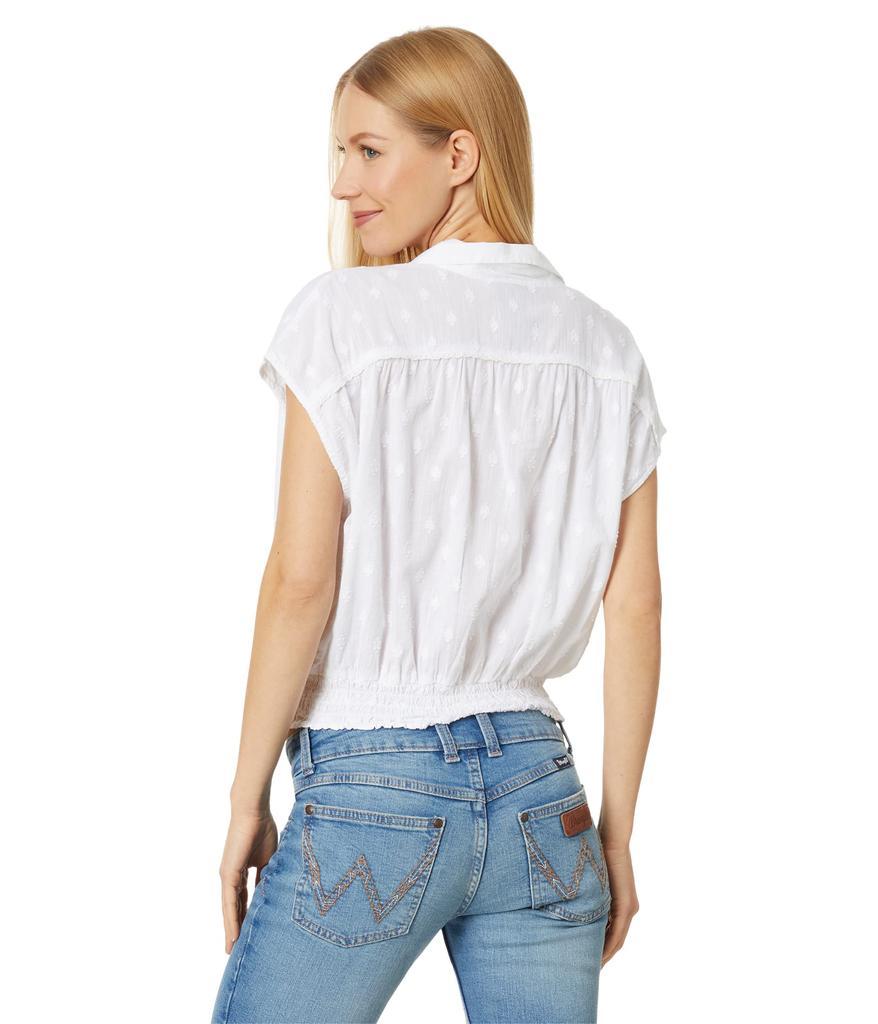 商品Wrangler|Short Sleeve Drop Shoulder Smocked Snap Shirt,价格¥330,第2张图片详细描述