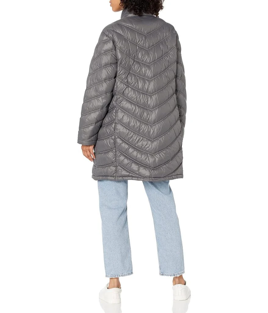 商品Calvin Klein|Women's Chevron Quilted Packable Down Jacket (Standard and Plus),价格¥809,第2张图片详细描述