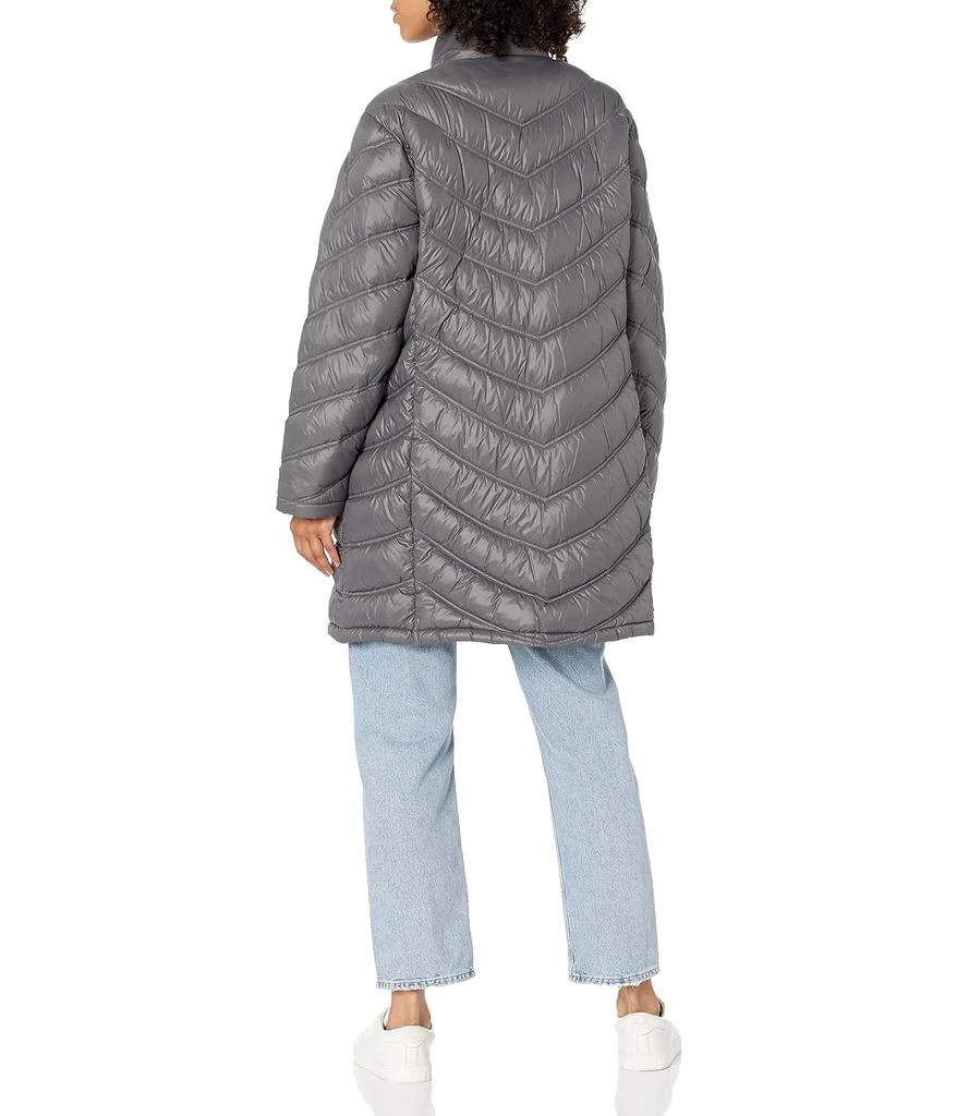 商品Calvin Klein|Chevron Quilted Packable Down Jacket (Standard and Plus),价格¥823,第2张图片详细描述