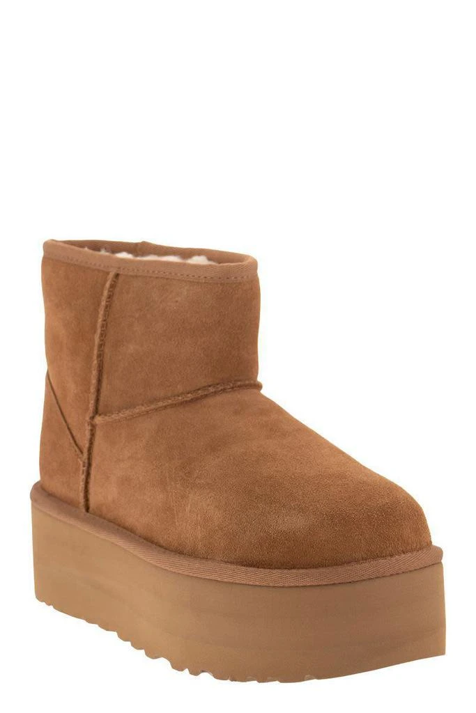 商品UGG|UGG Boots in Brown,价格¥1295,第2张图片详细描述