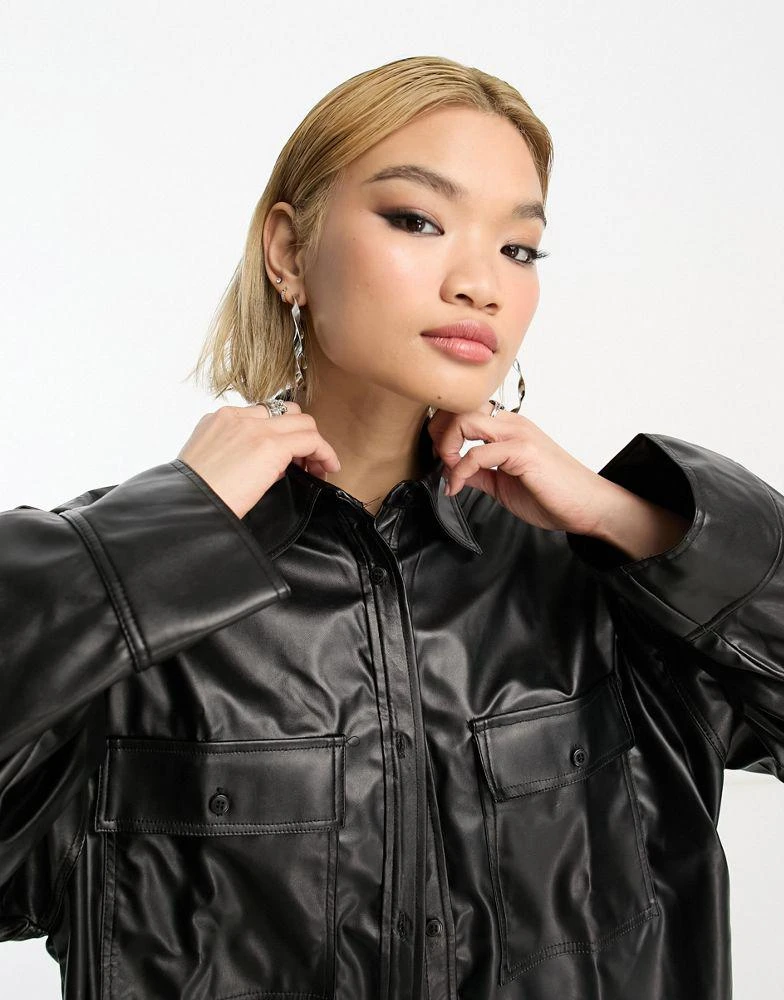 商品ASOS|ASOS DESIGN PU oversized shirt with wide cuff detail in black,价格¥202,第3张图片详细描述