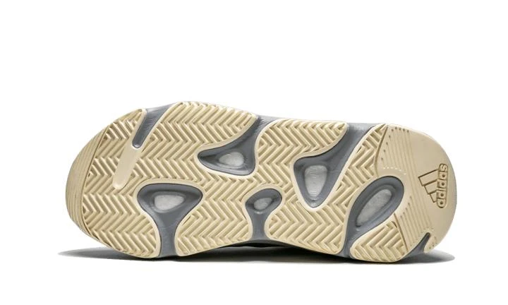 Adidas Yeezy Boost 700 运动鞋 商品