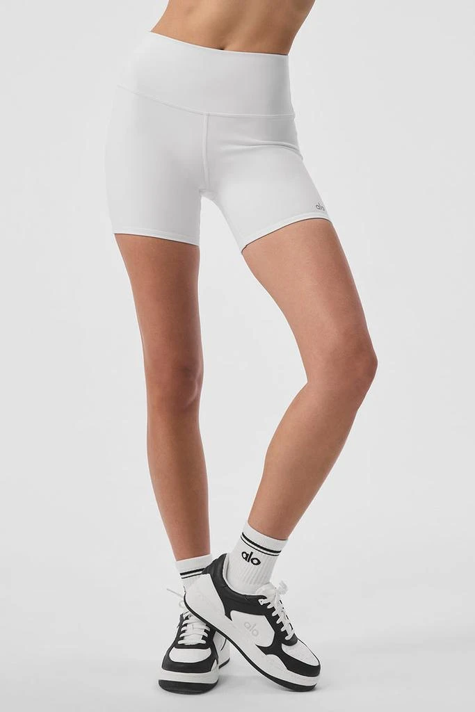 商品Alo|5" Airbrush High-Waist Biker Short - White,价格¥483,第2张图片详细描述