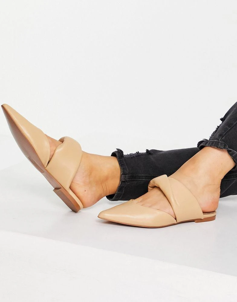 商品ASOS|ASOS DESIGN Leeway padded twist flat mules in camel,价格¥104,第4张图片详细描述