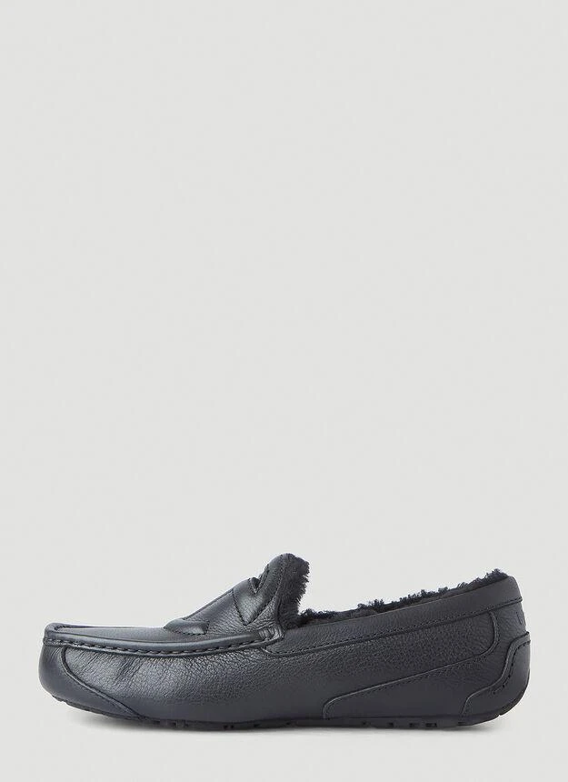 商品UGG|Logo Loafers in Black,价格¥704,第3张图片详细描述