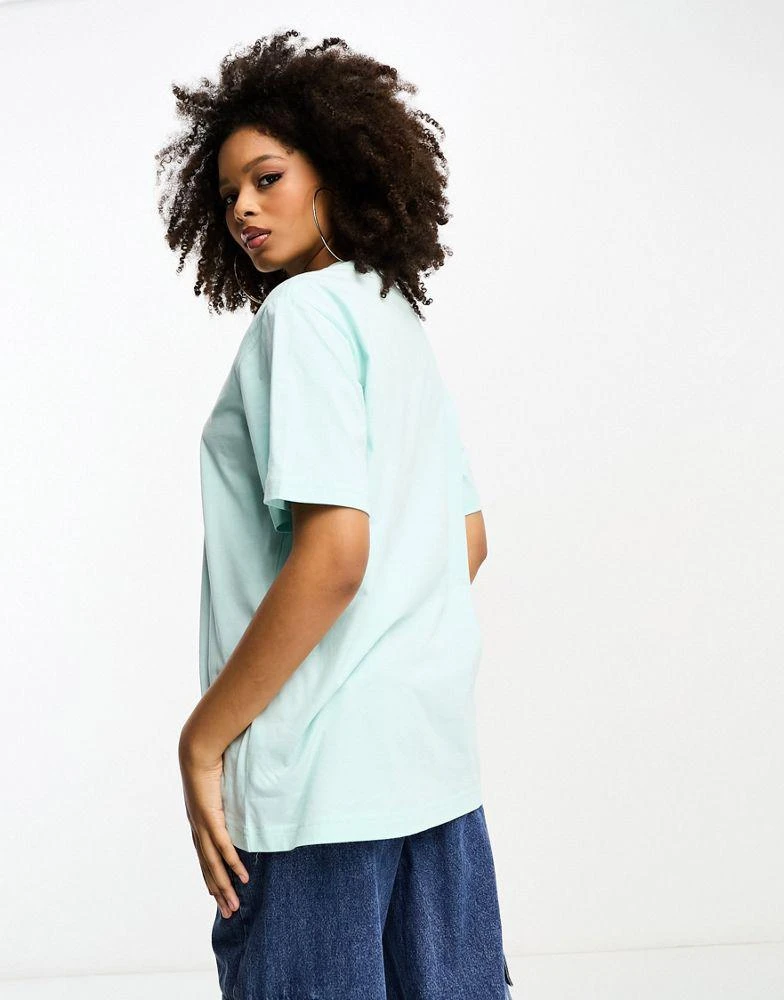 商品NIKE|Nike mini swoosh boyfriend t-shirt in jade ice blue,价格¥206,第4张图片详细描述