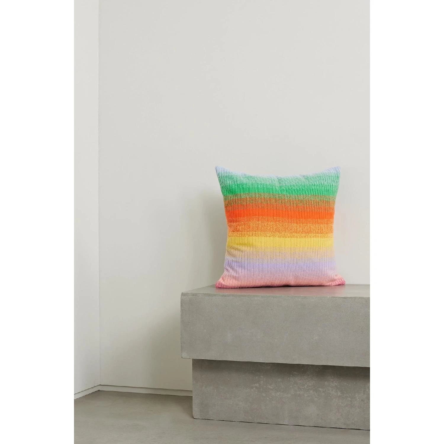 商品The Elder Statesman|包邮包税【预售7天发货】 THE ELDER STATESMAN 24春夏 女士 家居用品 条纹罗纹羊绒靠垫 27086482323355667 210631187 ,价格¥6285,第1张图片