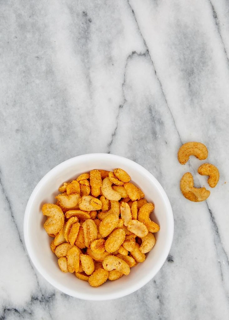 商品Harvey Nichols|Fiery Chilli & Lime Peanuts & Cashews 500g,价格¥92,第2张图片详细描述