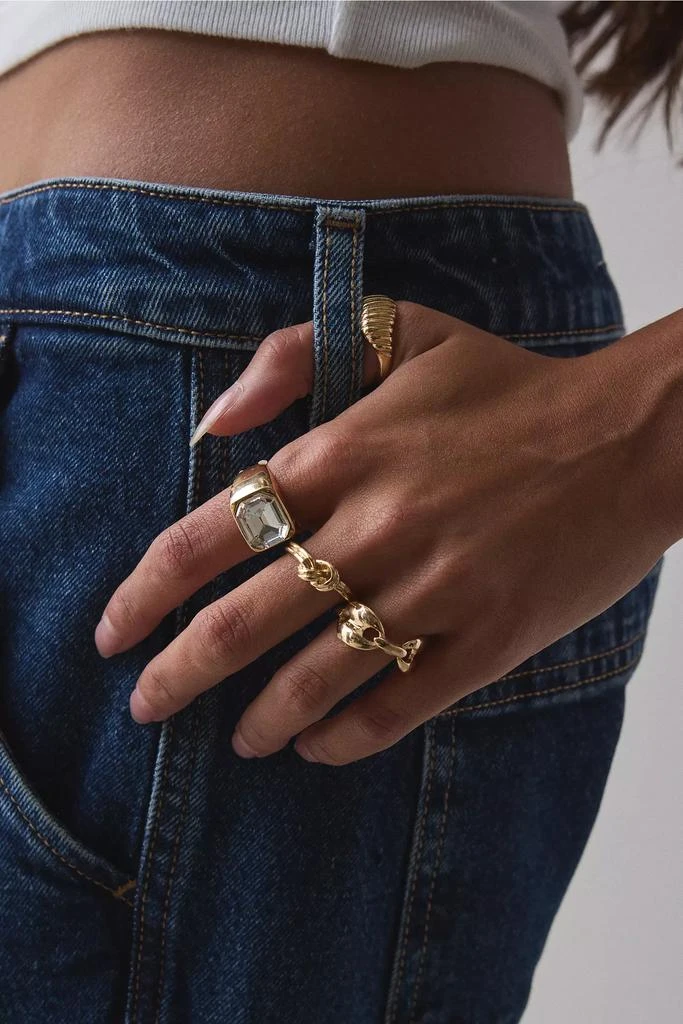 商品Urban Outfitters|Charli Metal Mix And Match Ring Set,价格¥74,第2张图片详细描述