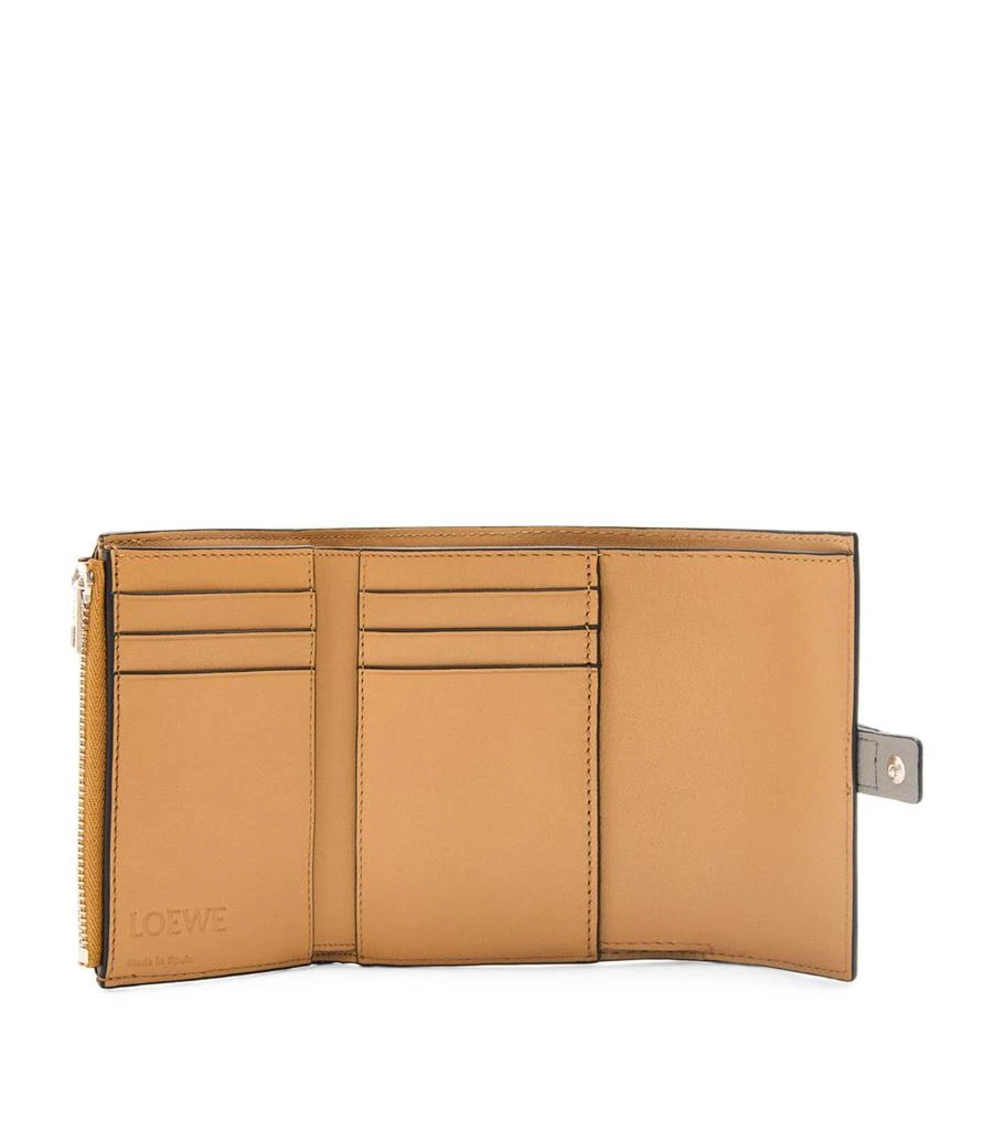 商品Loewe|Leather Vertical Wallet,价格¥4633,第2张图片详细描述