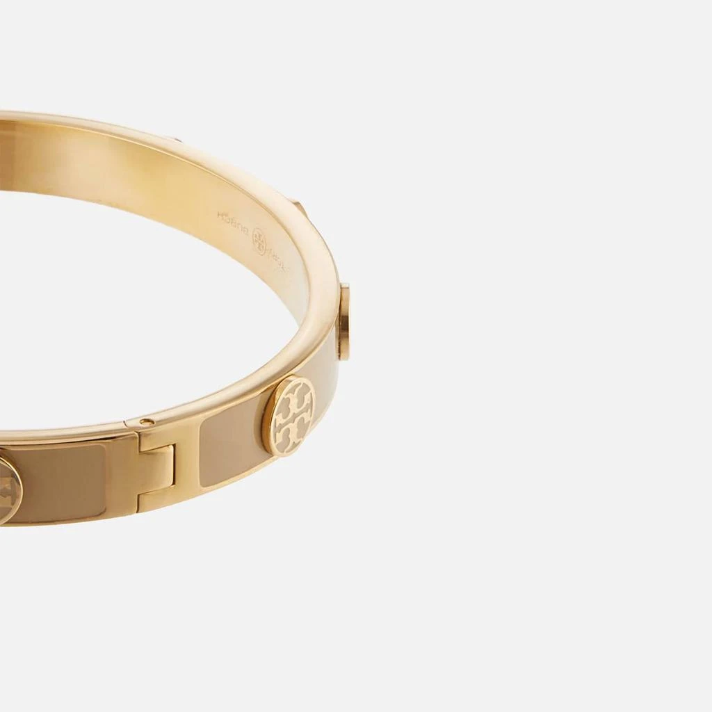 商品Tory Burch|Tory Burch Women's Miller Stud Enamel Hinge Bracelet - Tory Gold/Sand,价格¥1111,第3张图片详细描述