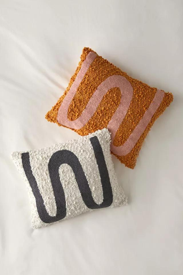 商品Urban Outfitters|Boucle Bolster Pillow,价格¥408,第6张图片详细描述