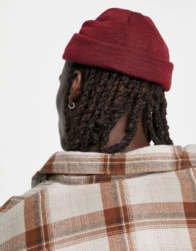 商品ASOS|ASOS DESIGN mini fisherman ribbed beanie in burgundy,价格¥34,第2张图片详细描述