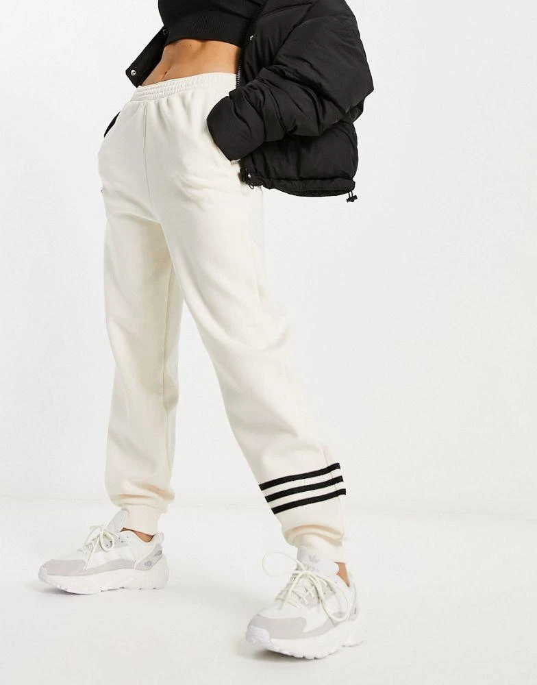 商品Adidas|adidas Originals neuclassics joggers in off white,价格¥461,第4张图片详细描述