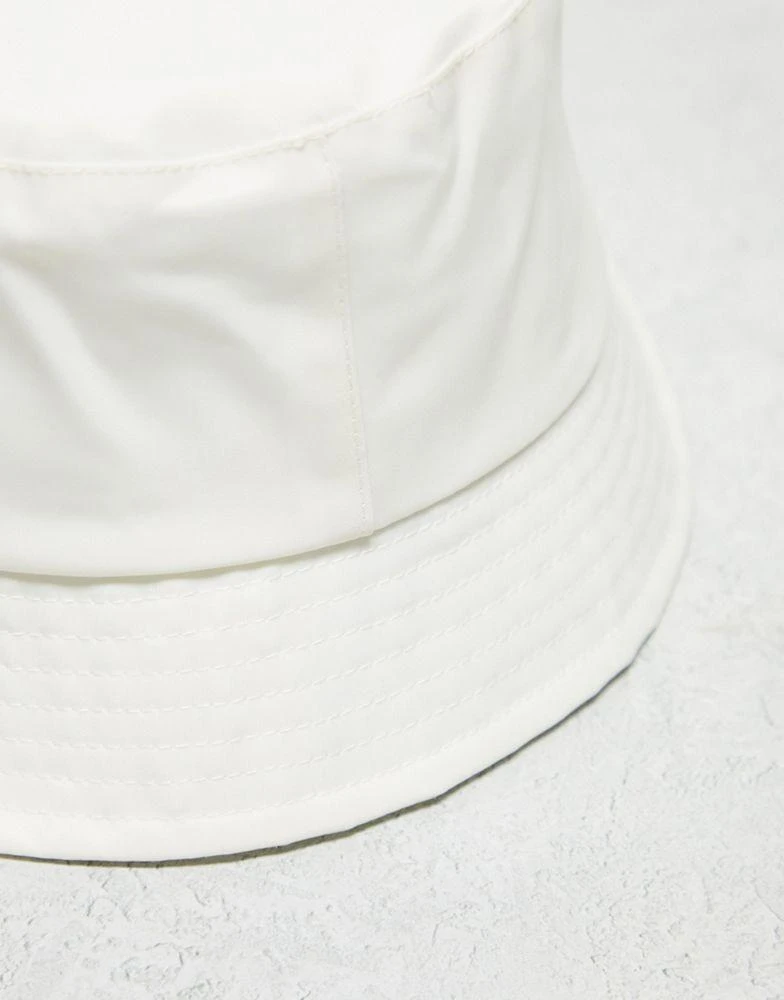商品COLLUSION|COLLUSION Unisex festival nylon branded beaded bucket hat in white,价格¥74,第4张图片详细描述