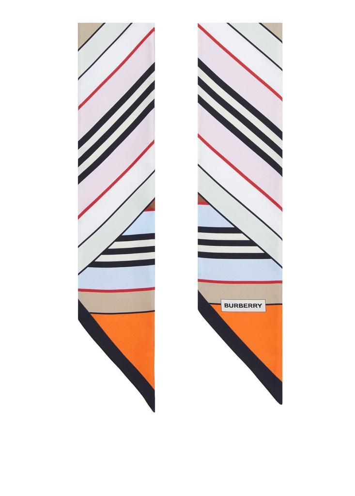 商品Burberry|Montage print silk skinny scarf,价格¥1222,第5张图片详细描述