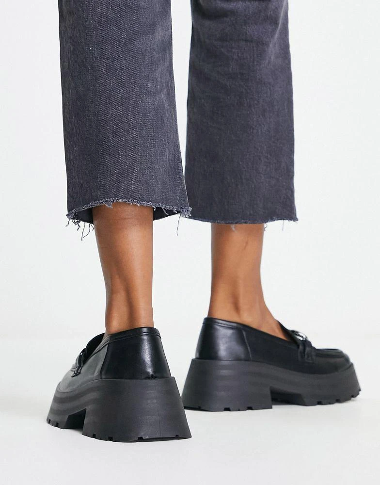 商品ASOS|ASOS DESIGN Mercury chunky loafers with chain in black,价格¥205,第2张图片详细描述