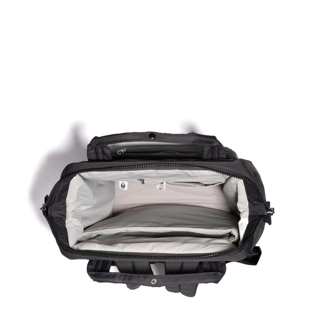商品Baggallini|Chelsea Laptop Backpack,价格¥815,第3张图片详细描述
