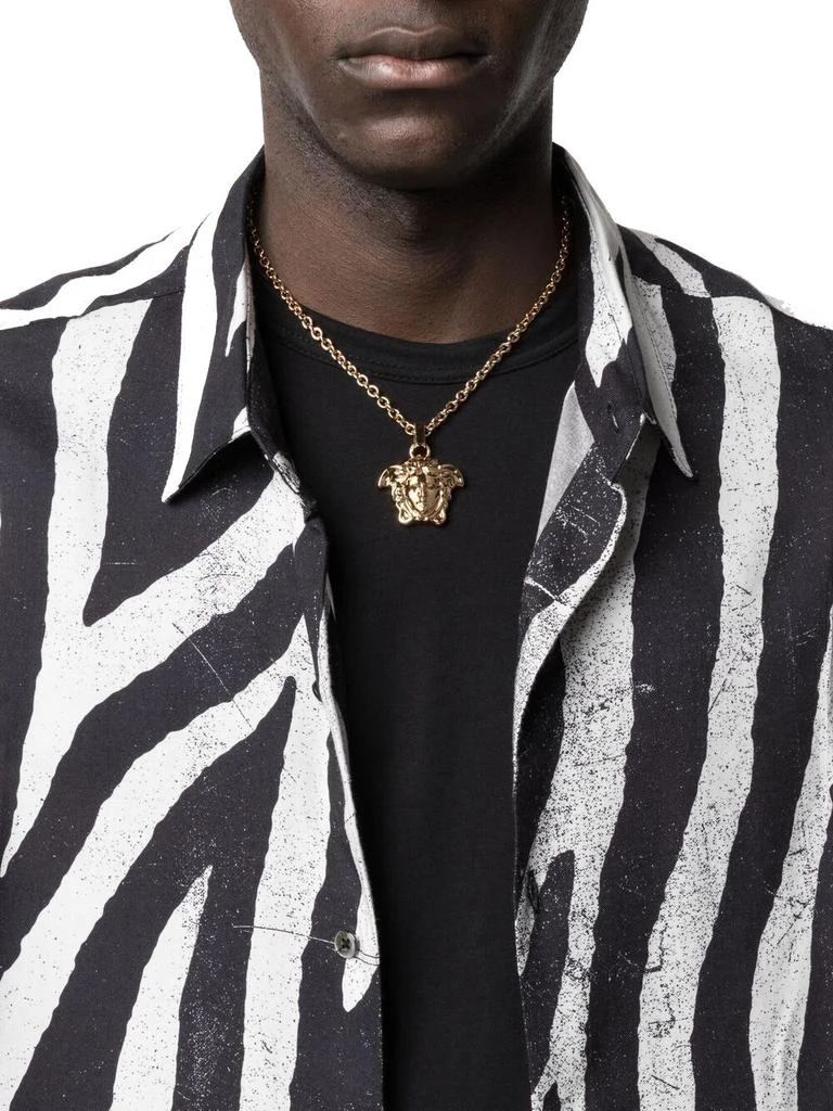 商品Versace|Versace men's gold metal necklace,价格¥3688,第2张图片详细描述