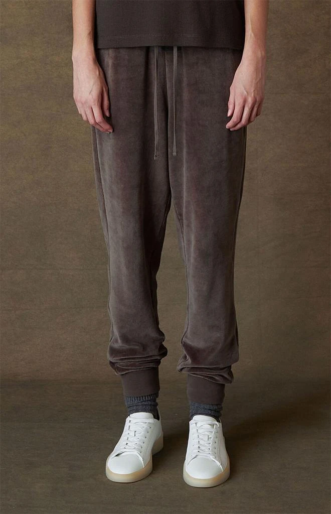 商品Essentials|Women's Off Black Velour Sweatpants,价格¥826,第2张图片详细描述