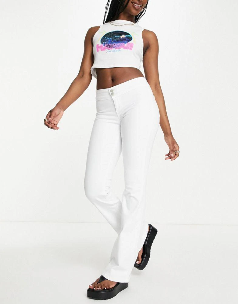 商品Topshop|Topshop low-waist Joni flare jean in white,价格¥197,第1张图片
