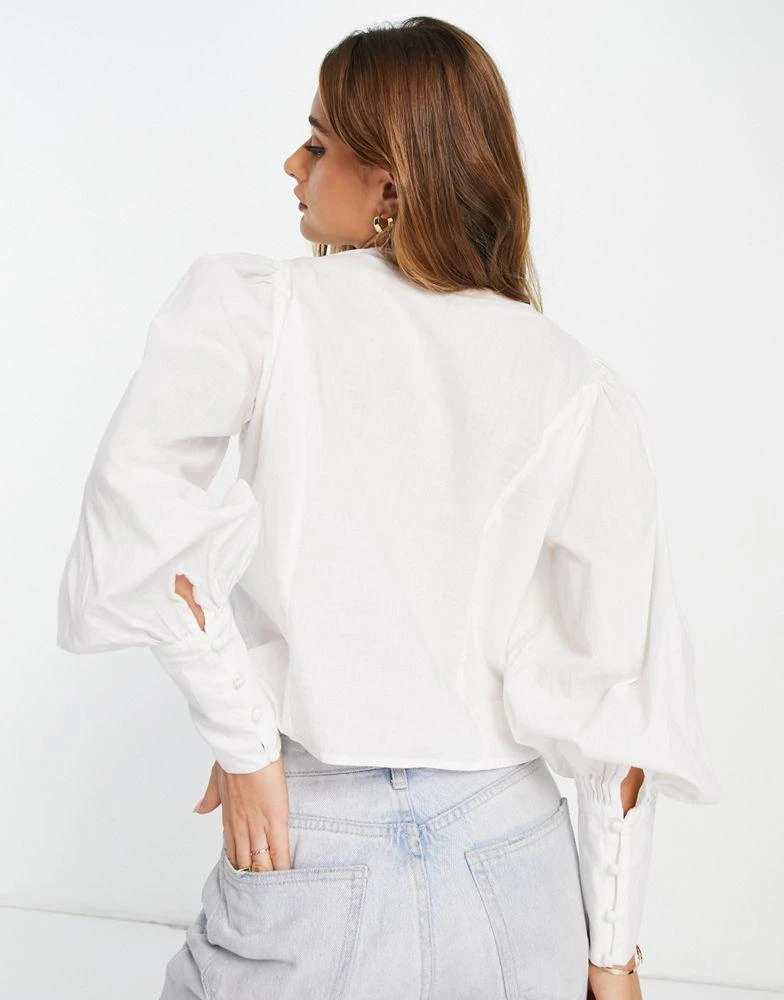 商品VERO MODA|Vero Moda button detail puff sleeve blouse in white,价格¥202,第3张图片详细描述