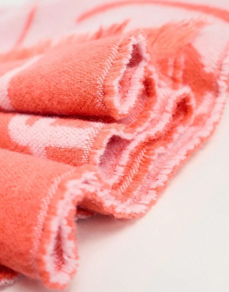 商品ASOS|ASOS DESIGN face jacquard print blanket scarf in red and pink,价格¥186,第3张图片详细描述