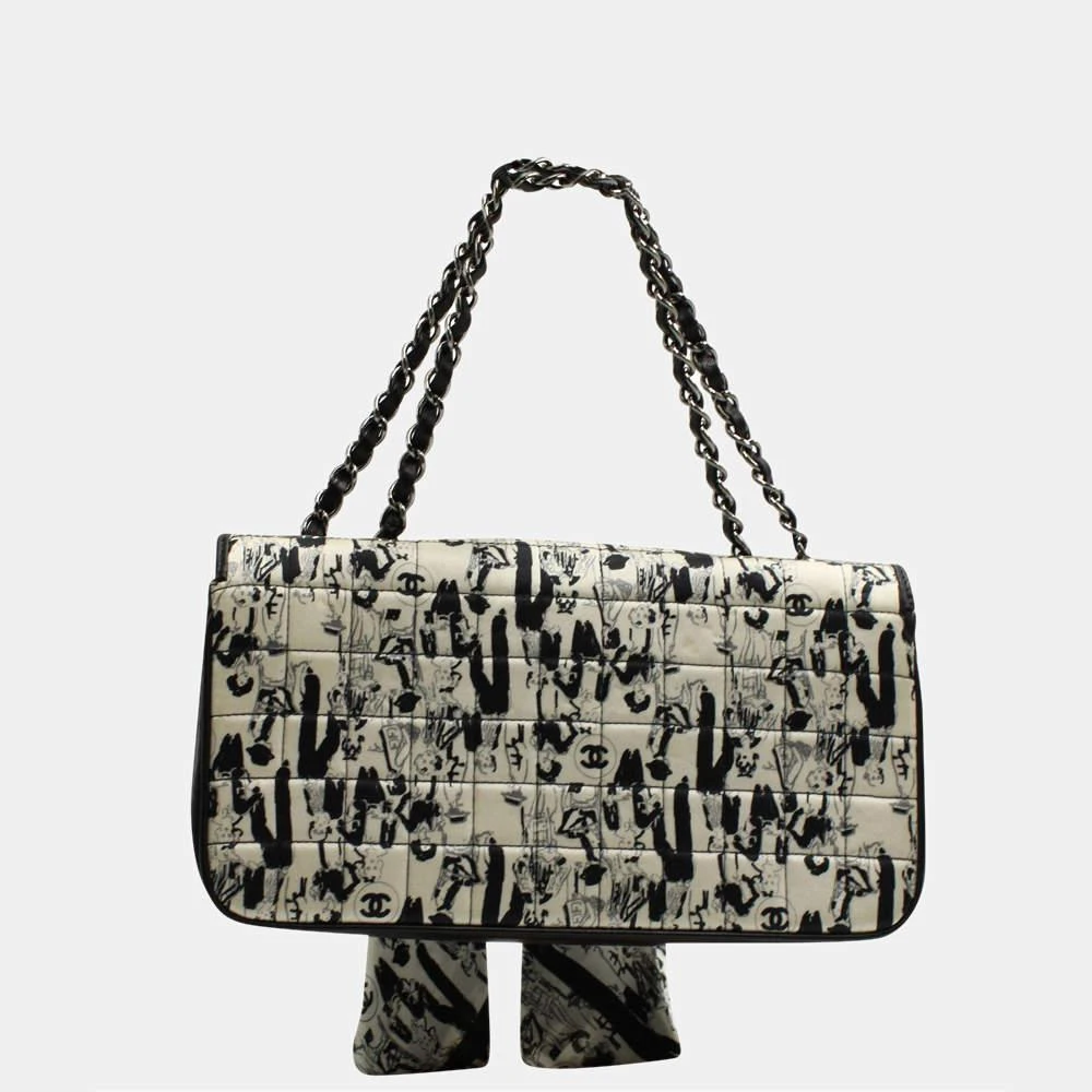 商品[二手商品] Chanel|Chanel White/Black Fabric Vintage Limited Edition Karl Lagerfeld Sketch Shoulder Bag,价格¥24615,第3张图片详细描述