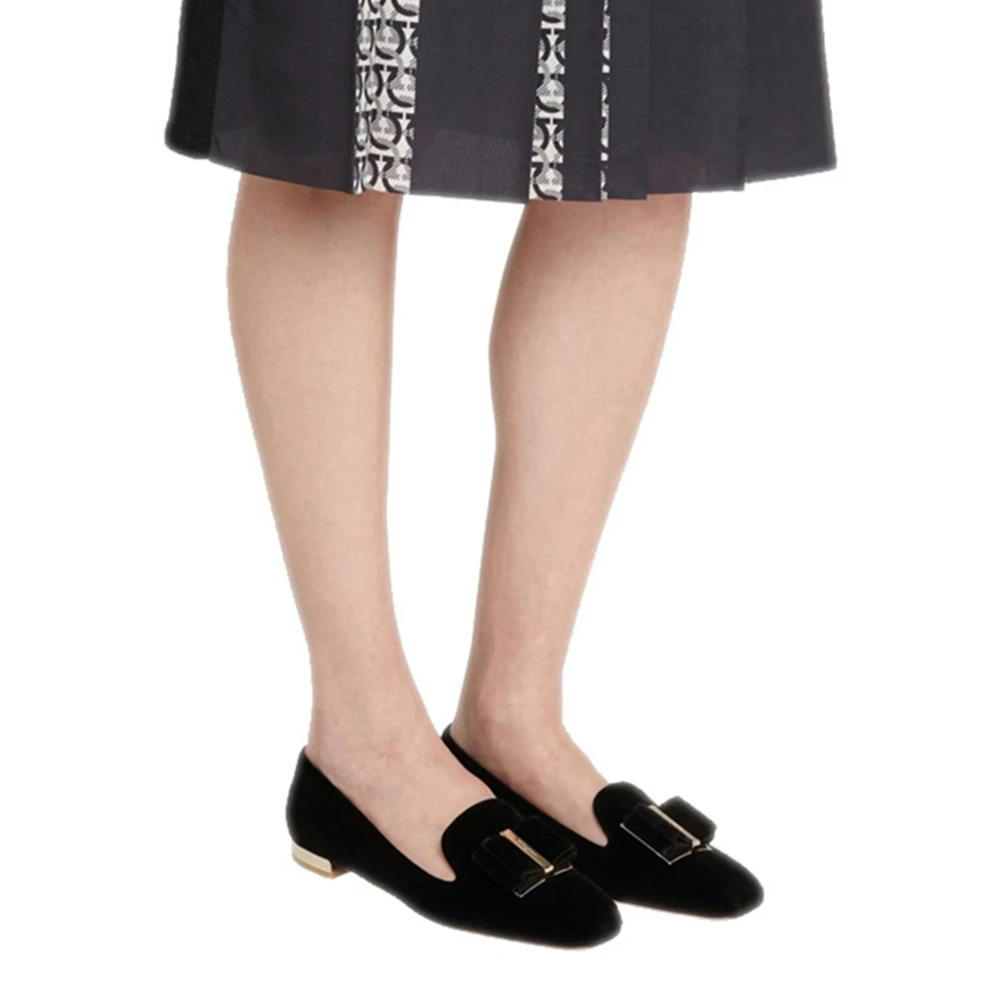 SALVATORE FERRAGAMO 女士黑色平底船鞋 01-R506-733784 商品