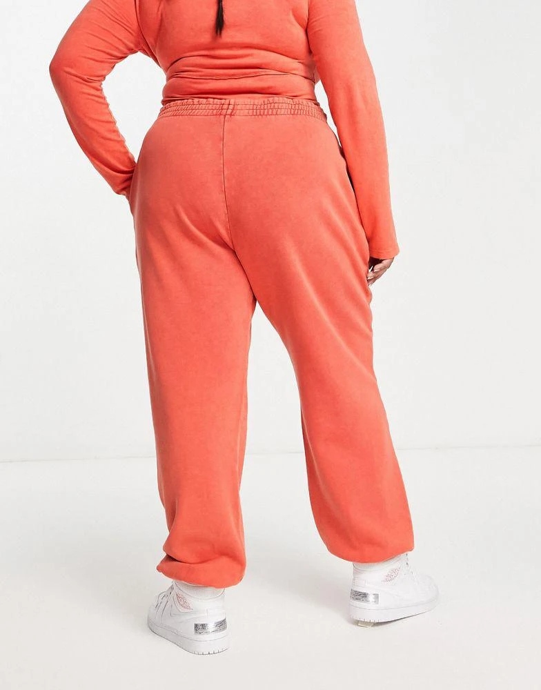 商品ASOS|ASOS DESIGN Curve washed oversized jogger in red,价格¥129,第2张图片详细描述