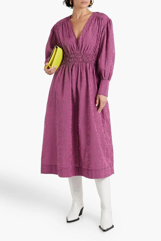 商品Ganni|Shirred gingham seersucker midi dress,价格¥743,第2张图片详细描述