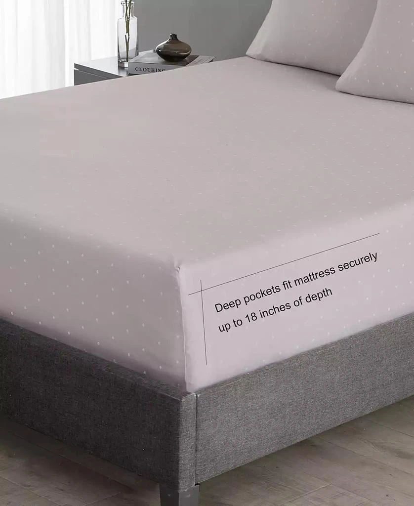 商品Vera Wang|CLOSEOUT! Eyelet 800 Thread Count Cotton Blend Sateen Sheet Set, Queen,价格¥788,第3张图片详细描述