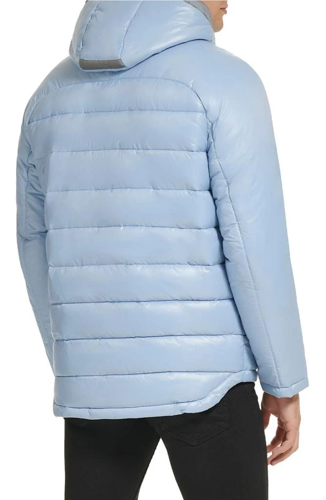 商品GUESS|Nylon Puffer Jacket,价格¥676,第2张图片详细描述