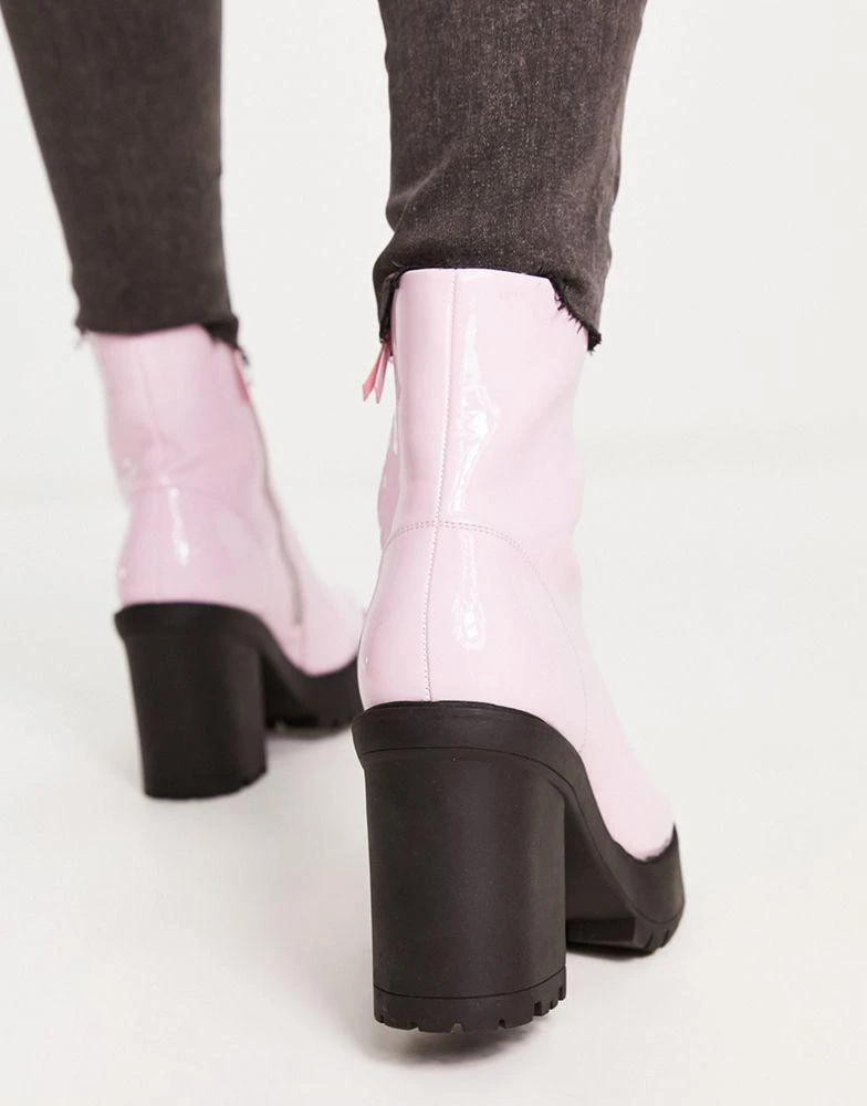 商品ASOS|ASOS DESIGN heeled chelsea boots in pink faux leather with platform sole,价格¥380,第3张图片详细描述