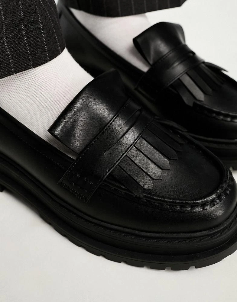 商品ASOS|ASOS DESIGN Majesty chunky fringe loafer in black,价格¥311,第3张图片详细描述