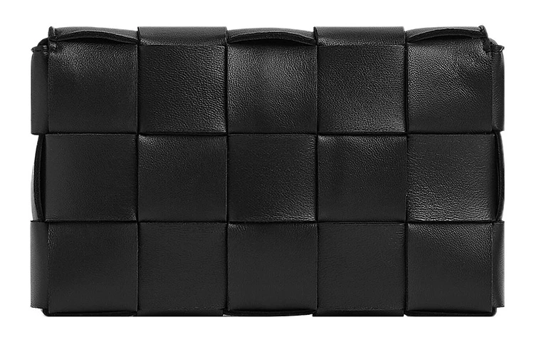 商品[国内直发] Bottega Veneta|葆蝶家 CASSETTE 15格Intreccio编织磁扣开合 羔羊皮革 豆腐包相机包单肩斜挎包 小号 女款 黑色,价格¥14746,第4张图片详细描述
